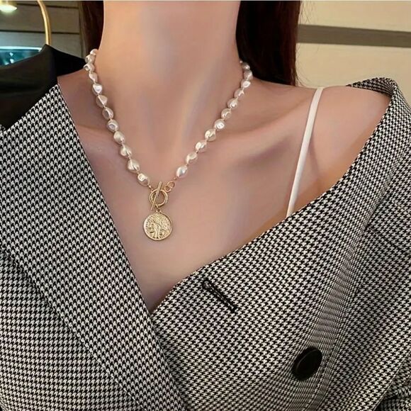 Lab Pearl Beaded Clavicle Necklace Personalized OT Portrait Round Tag Pendant - Picture 3 of 10